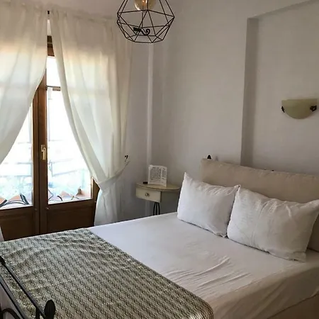 尼瑞埃蒂斯公寓旅馆 招待所 阿莫利亚尼岛