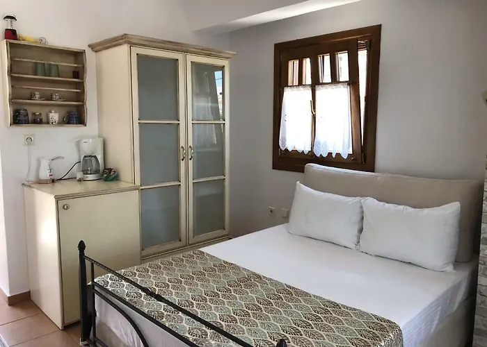 尼瑞埃蒂斯公寓旅馆 3*