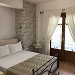 尼瑞埃蒂斯公寓旅馆 招待所