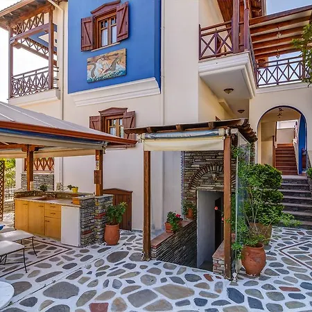 بيت ضيافة Niriides أمولياني