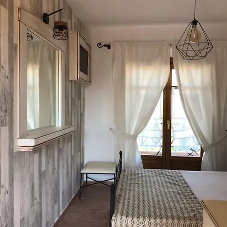 بيت ضيافة Niriides أمولياني