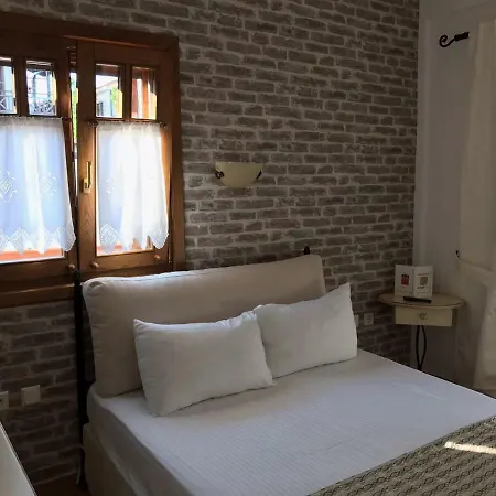 Niriides بيت ضيافة أمولياني